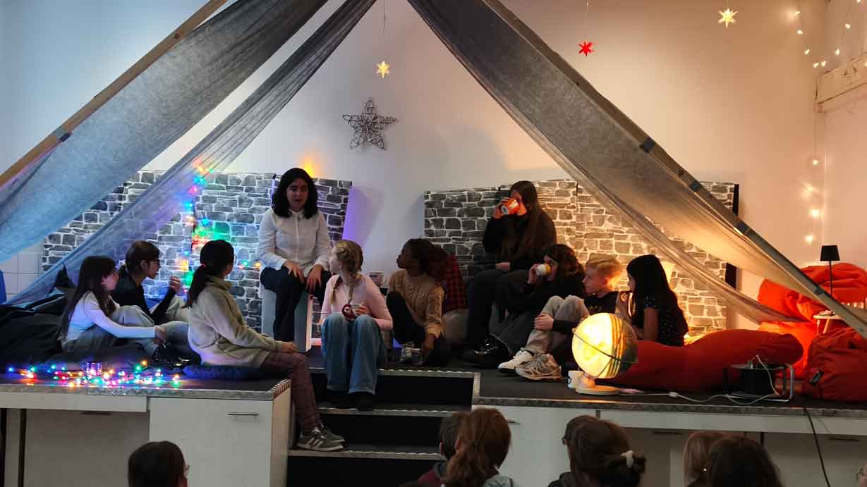 Theater-AG begeistert mit „Weihnachten mit Geist“