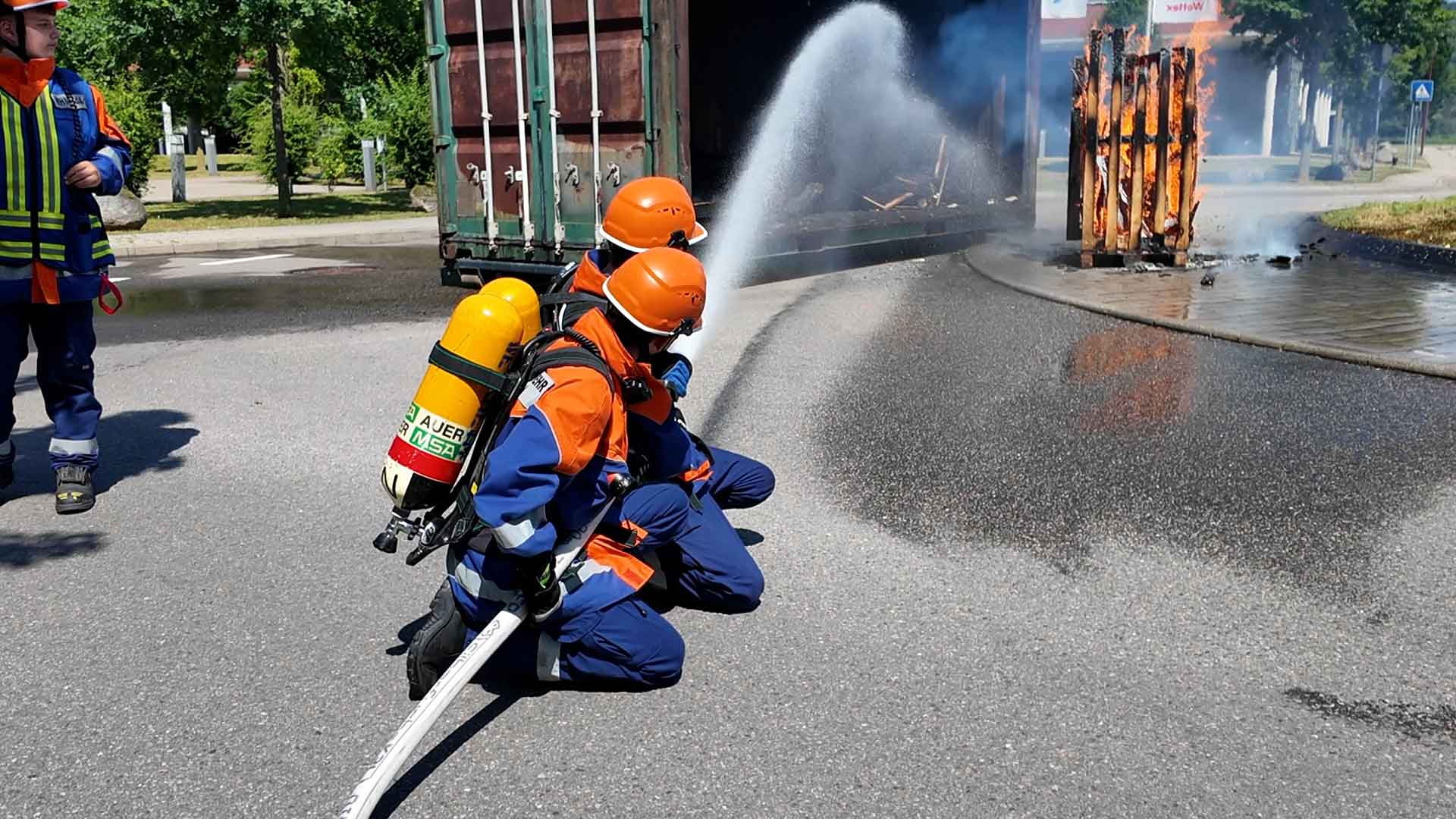 Tag der offenen Tür der Feuerwehr Weinheim begeistert trotz sommerlicher Hitze zahlreiche Besucher