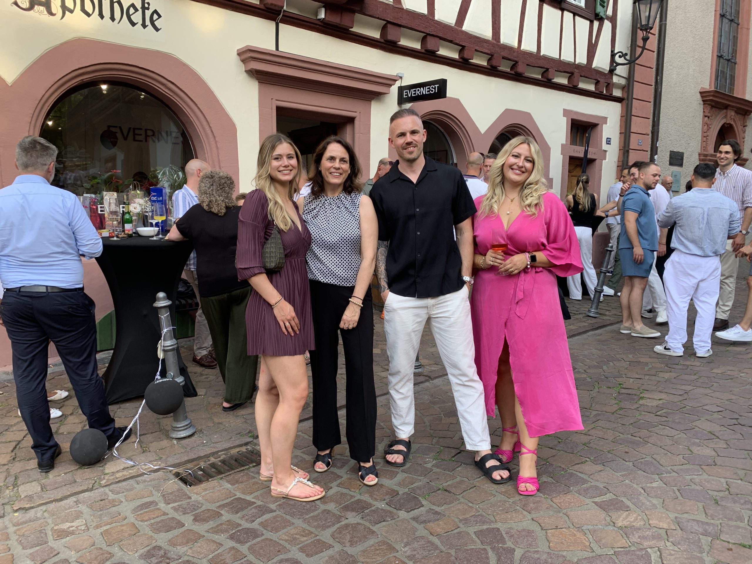 Evernest Weinheim eröffnet neuen Standort in der Alten Apotheke am Marktplatz