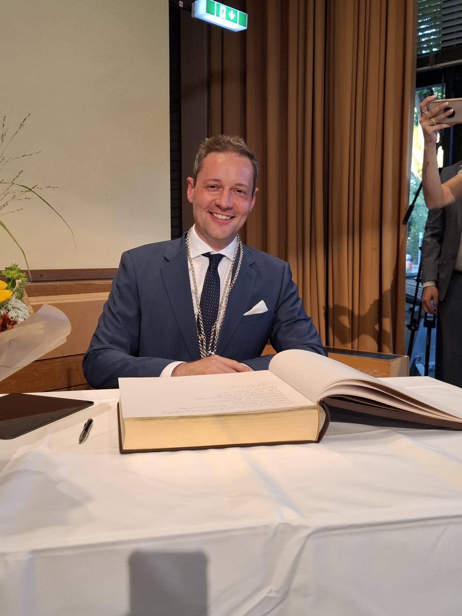 Michael Möslang als Oberbürgermeister vereidigt: „Eine Kultur des Möglichmachens“ für Weinheim